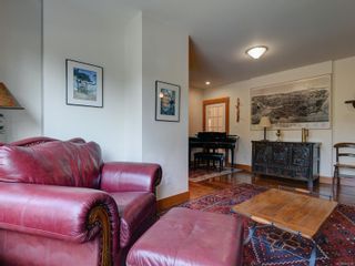 Photo 4: 915 Bank St in Victoria: Vi Fairfield East House for sale : MLS®# 862789