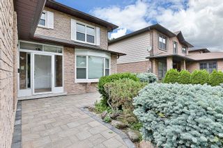 Photo 3: 100 Robinson Crescent in Whitby: Pringle Creek House (2-Storey) for lease : MLS®# E5679330
