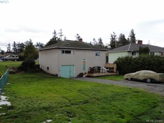 Photo 1: 1026 Tillicum Rd in VICTORIA: Es Kinsmen Park House for sale (Esquimalt)  : MLS®# 563342