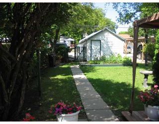 Photo 8: 222 QUEEN Street in WINNIPEG: St James Residential for sale (West Winnipeg)  : MLS®# 2815199