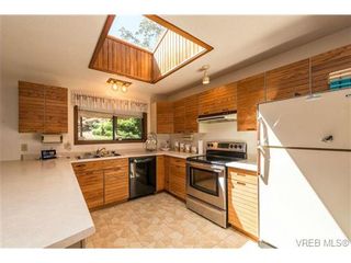 Photo 12: 1071 Quailwood Place in VICTORIA: SE Broadmead Residential for sale (Saanich East)  : MLS®# 327540