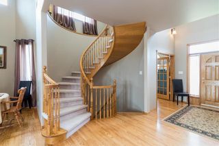 Photo 4: 266 Orchard Hill Drive in Winnipeg: Royalwood Residential for sale (2J)  : MLS®# 202216407