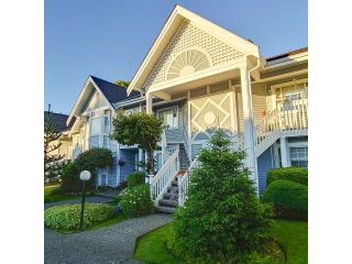 Photo 3: 506 9123 154 Street in Surrey: Fleetwood Tynehead Townhouse for sale in "Lexington Square" : MLS®# R2740641