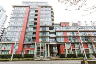Photo 1: 517 38 W 1ST Avenue in Vancouver: False Creek Condo for sale (Vancouver West)  : MLS®# R2864853
