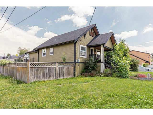 Main Photo: 9612 YOUNG Road in Chilliwack: Chilliwack N Yale-Well House for sale : MLS®# H2152114