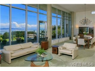 Photo 3: 601 748 Sayward Hill Terrace in Victoria: Cordova Bay Condo for sale : MLS®# 351568