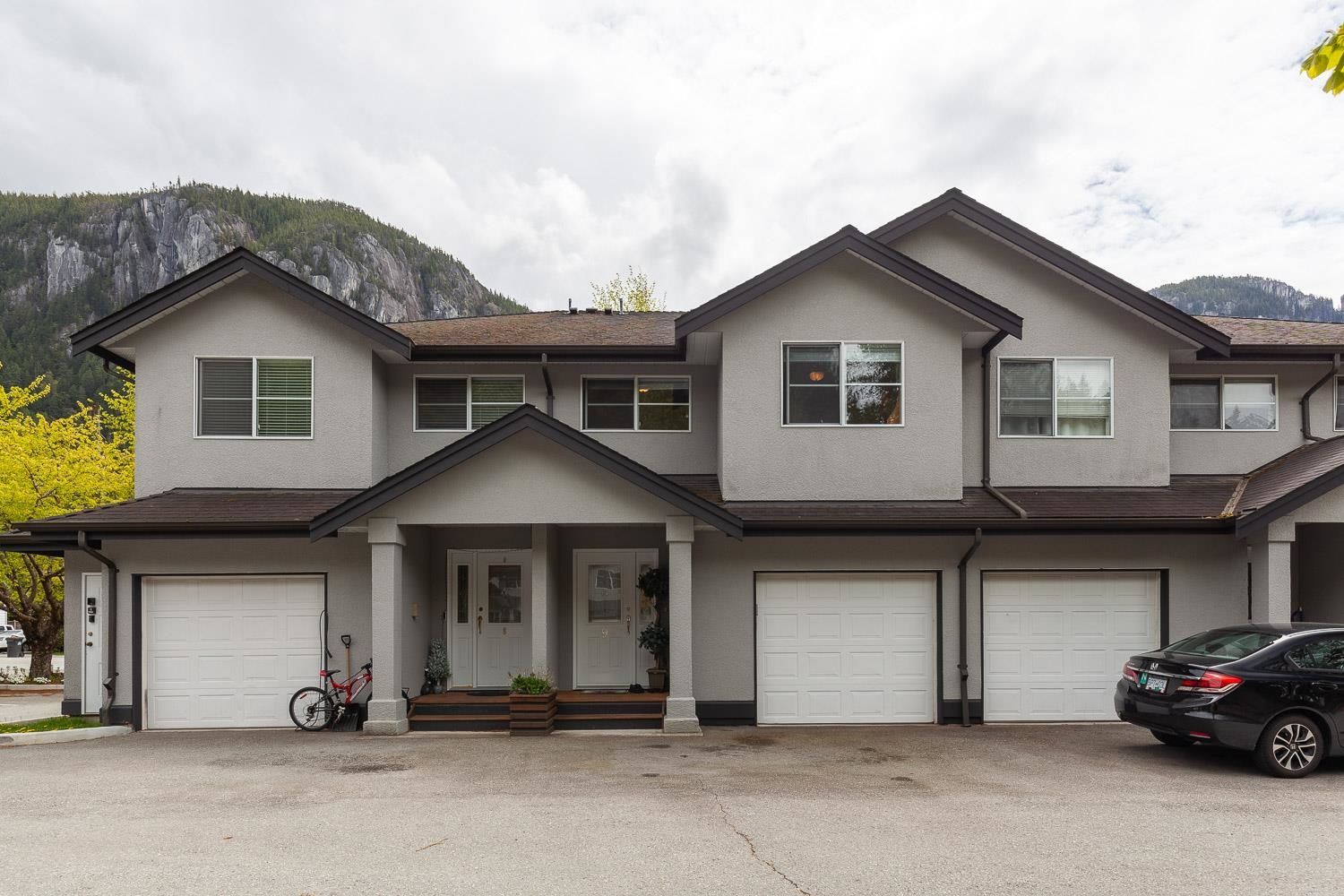 Main Photo: 9 38247 WESTWAY Avenue in Squamish: Valleycliffe Townhouse for sale in "CREEKSIDE" : MLS®# R2688058