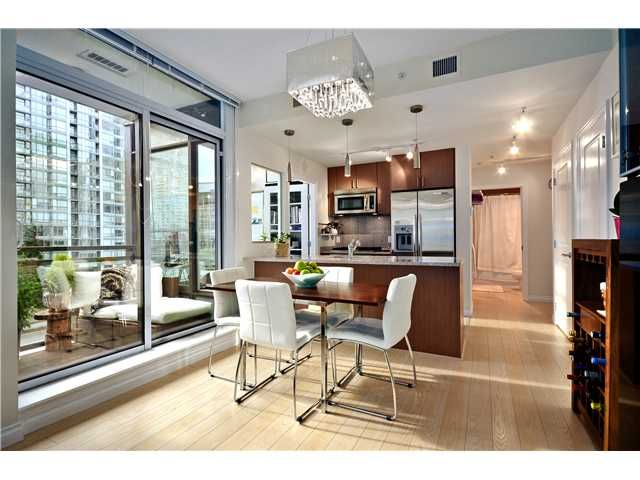 Main Photo: 702 1211 MELVILLE Street in Vancouver: Coal Harbour Condo for sale in "THE RITZ" (Vancouver West)  : MLS®# V978535