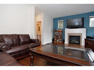 Photo 6: 111 18199 70TH Avenue in Surrey: Cloverdale BC Townhouse for sale in "AUGUSTA" (Cloverdale)  : MLS®# F1425143