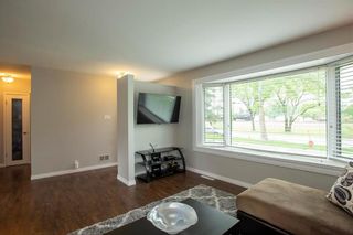 Photo 4: 918 Lindsay Street in Winnipeg: River Heights South Residential for sale (1D)  : MLS®# 202013070