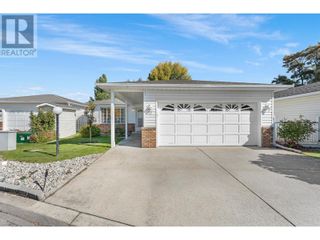 Photo 1: 57 Kingfisher Drive in Penticton: House for sale : MLS®# 10303969