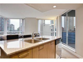 Photo 11: 808 1212 HOWE Street in Vancouver: Downtown VW Condo for sale in "1212 HOWE" (Vancouver West)  : MLS®# V1103940