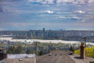 Photo 2: 895 EYREMOUNT Drive in West Vancouver: British Properties House for sale : MLS®# R2717219