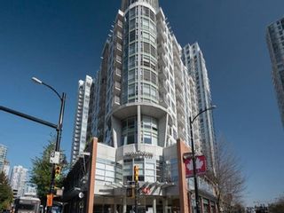 Photo 1: 805 189 DAVIE Street in Vancouver: Yaletown Condo for sale in "Aquarius III" (Vancouver West)  : MLS®# R2830661