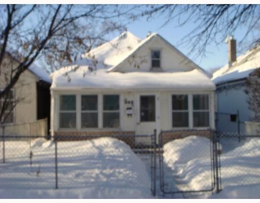 Main Photo: 352 ROSEBERRY Street in WINNIPEG: St James Residential for sale (West Winnipeg)  : MLS®# 2800443
