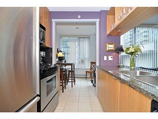 Photo 2: 308 1010 RICHARDS Street in The Gallery: Condo for sale : MLS®# V986408
