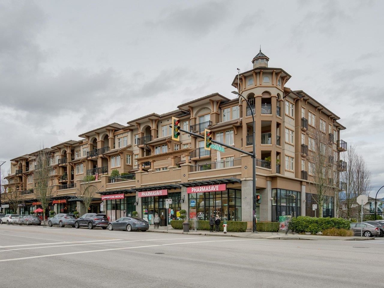 Main Photo: 303 4365 HASTINGS STREET in Burnaby: Vancouver Heights Condo for sale (Burnaby North)  : MLS®# R2631112