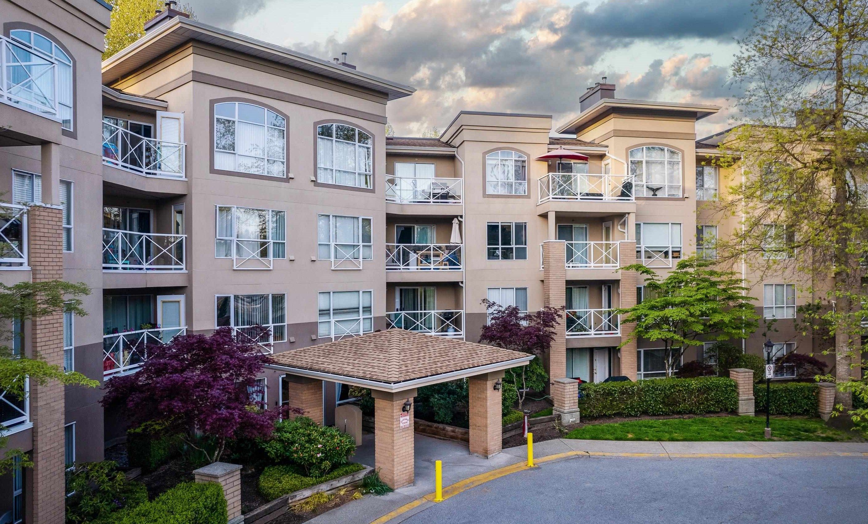 Main Photo: 414 2551 PARKVIEW Lane in Port Coquitlam: Central Pt Coquitlam Condo for sale in "The Crescent" : MLS®# R2775741
