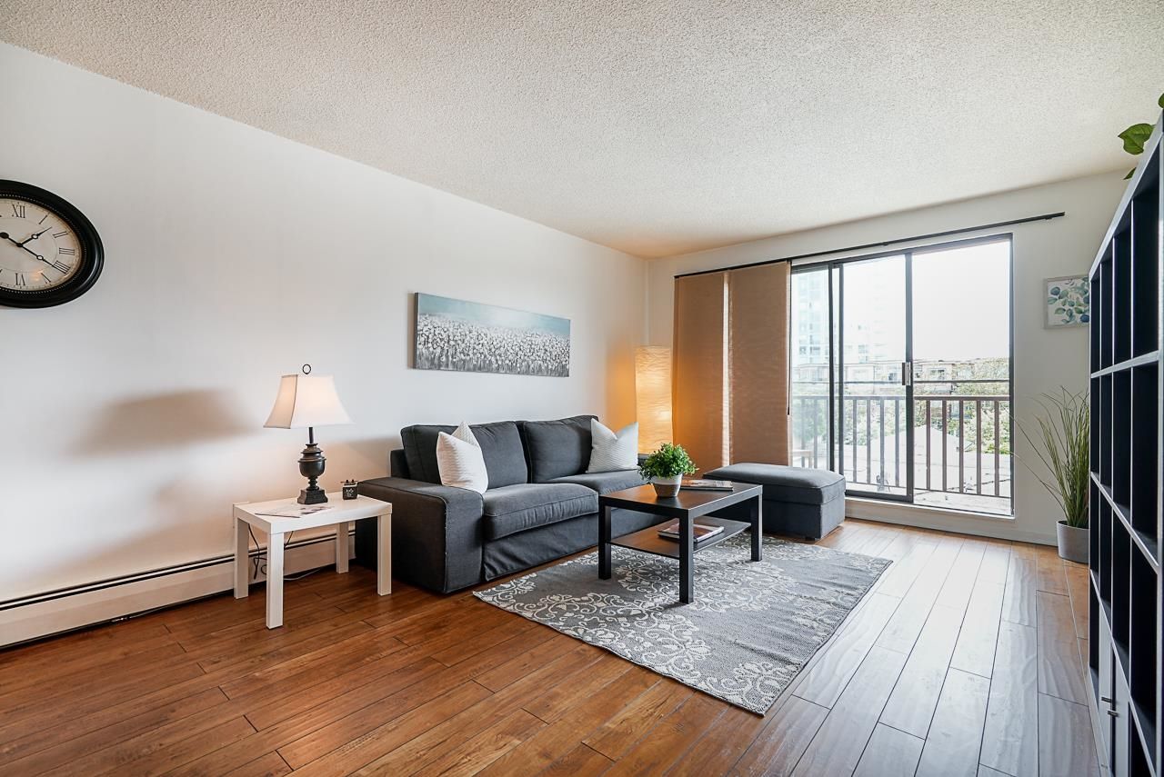 Main Photo: 106 131 W 4TH Street in North Vancouver: Lower Lonsdale Condo for sale in "Nottingham Place" : MLS®# R2723756