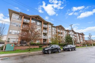 Photo 1: 112 20219 54A Avenue in Langley: Langley City Condo for sale : MLS®# R2869334