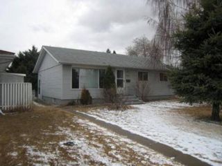 Photo 2: 512 44 Street SE in Calgary: Forest Heights Detached for sale : MLS®# A1184640
