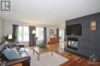 Photo 3: 2211 WALLINGFORD WAY in North Gower: House for sale : MLS®# 1353508