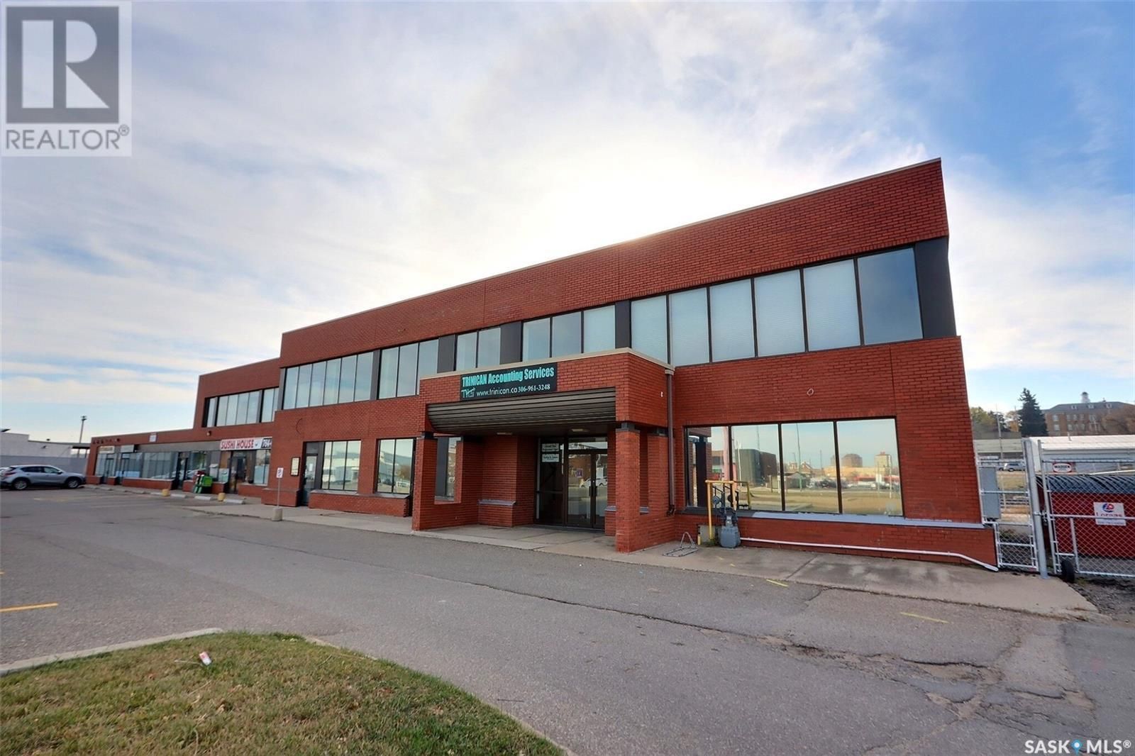 Main Photo: 1 77 15th STREET E in Prince Albert: Office for lease : MLS®# SK911505