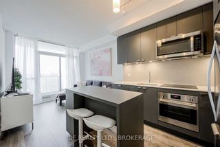 Photo 3: 1608 56 Forest Manor Road in Toronto: Henry Farm Condo for sale (Toronto C15)  : MLS®# C5953491