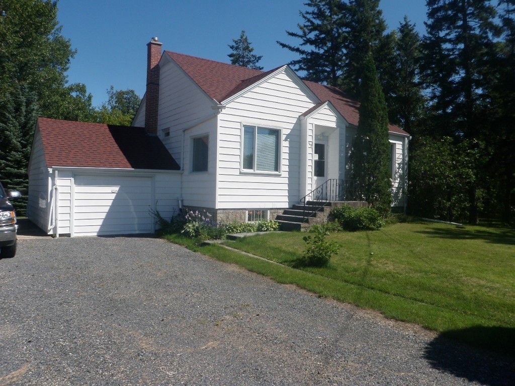 Main Photo: 145 South Third Street in Beausejour: South end House for sale