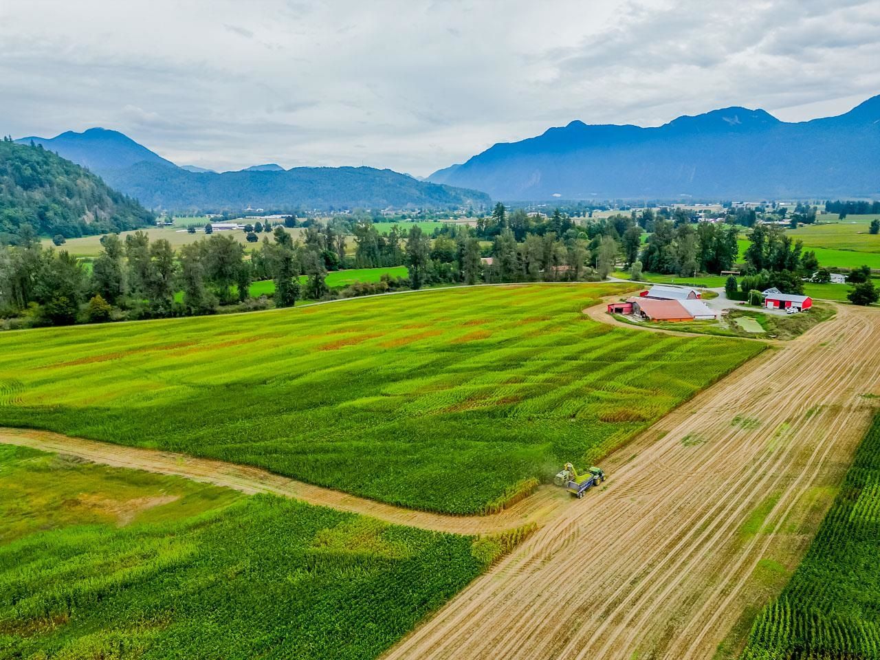 Main Photo: 735 TUYTTENS Road: Agassiz House for sale : MLS®# R2808011