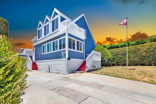 Main Photo: House for sale : 3 bedrooms : 3227 Lowell Street in Point Loma