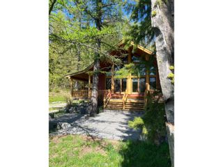 Photo 2: 6016 CUNLIFFE ROAD in Fernie: House for sale : MLS®# 2469130