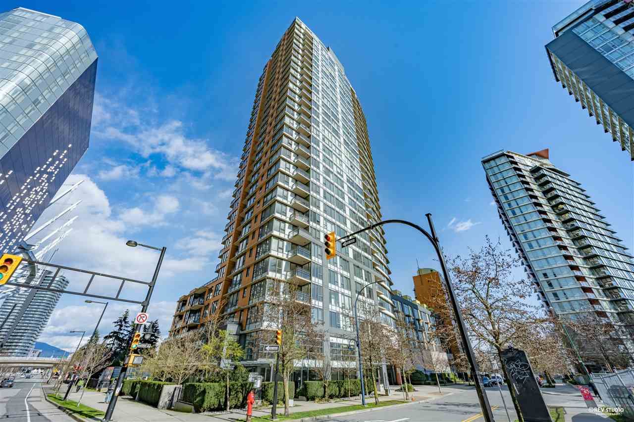 Main Photo: 307 33 SMITHE Street in Vancouver: Yaletown Condo for sale in "COOPERS LOOKOUT" (Vancouver West)  : MLS®# R2558372