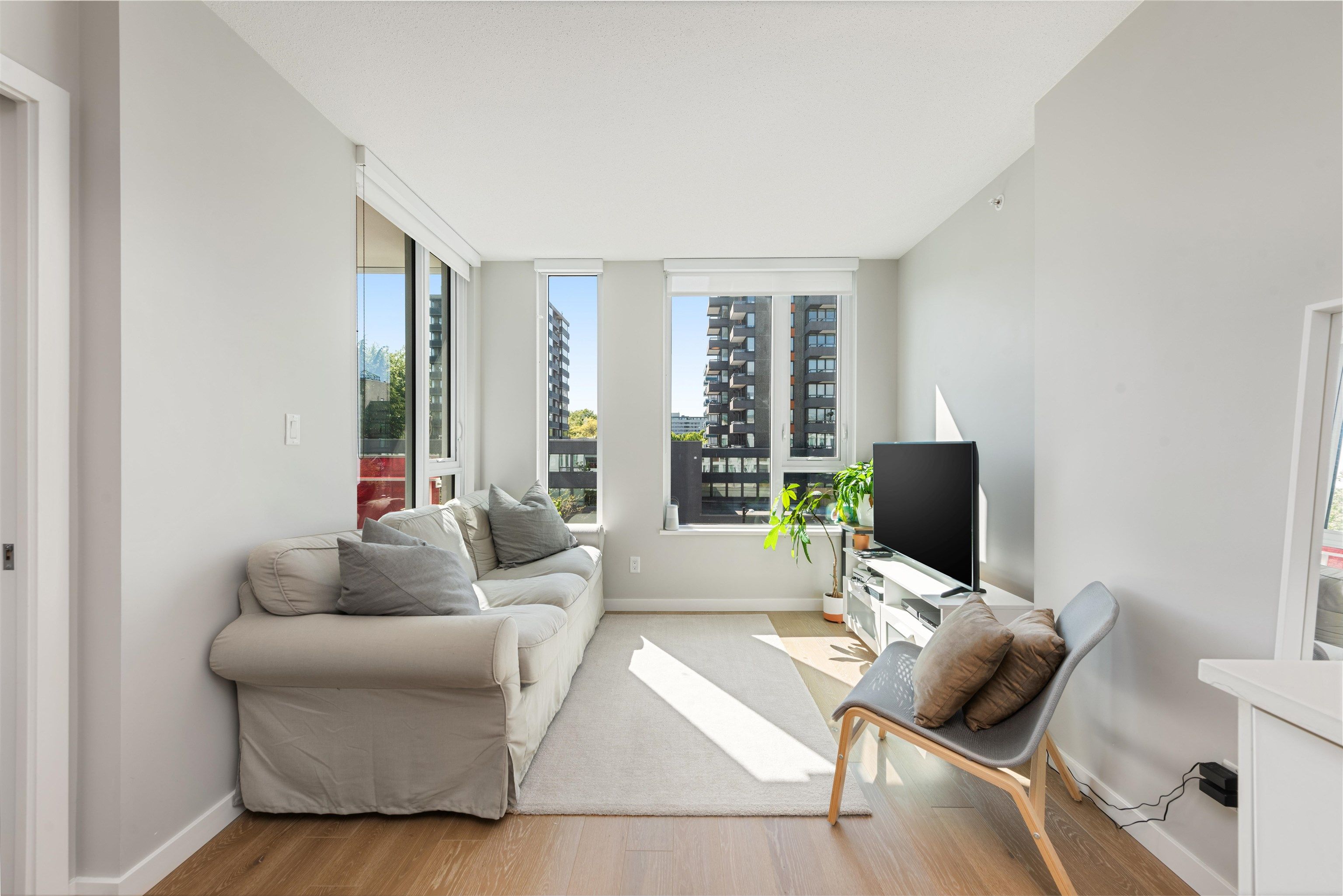 Main Photo: 515 2888 CAMBIE Street in Vancouver: Mount Pleasant VW Condo for sale in "SPOT" (Vancouver West)  : MLS®# R2881097