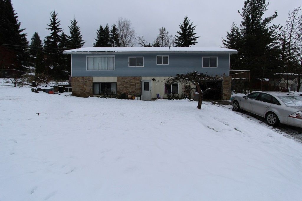 Main Photo: 1590 SE 11th Avenue in Salmon Arm: House for sale : MLS®# 10109036