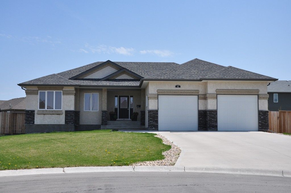 Main Photo: 45 Sage Place in Oakbank: Single Family Detached for sale : MLS®# 1209976