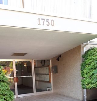 Photo 1: 103 1750 ESQUIMALT Avenue in West Vancouver: Ambleside Condo for sale in "ESQUIMALT TOWERS" : MLS®# R2718669