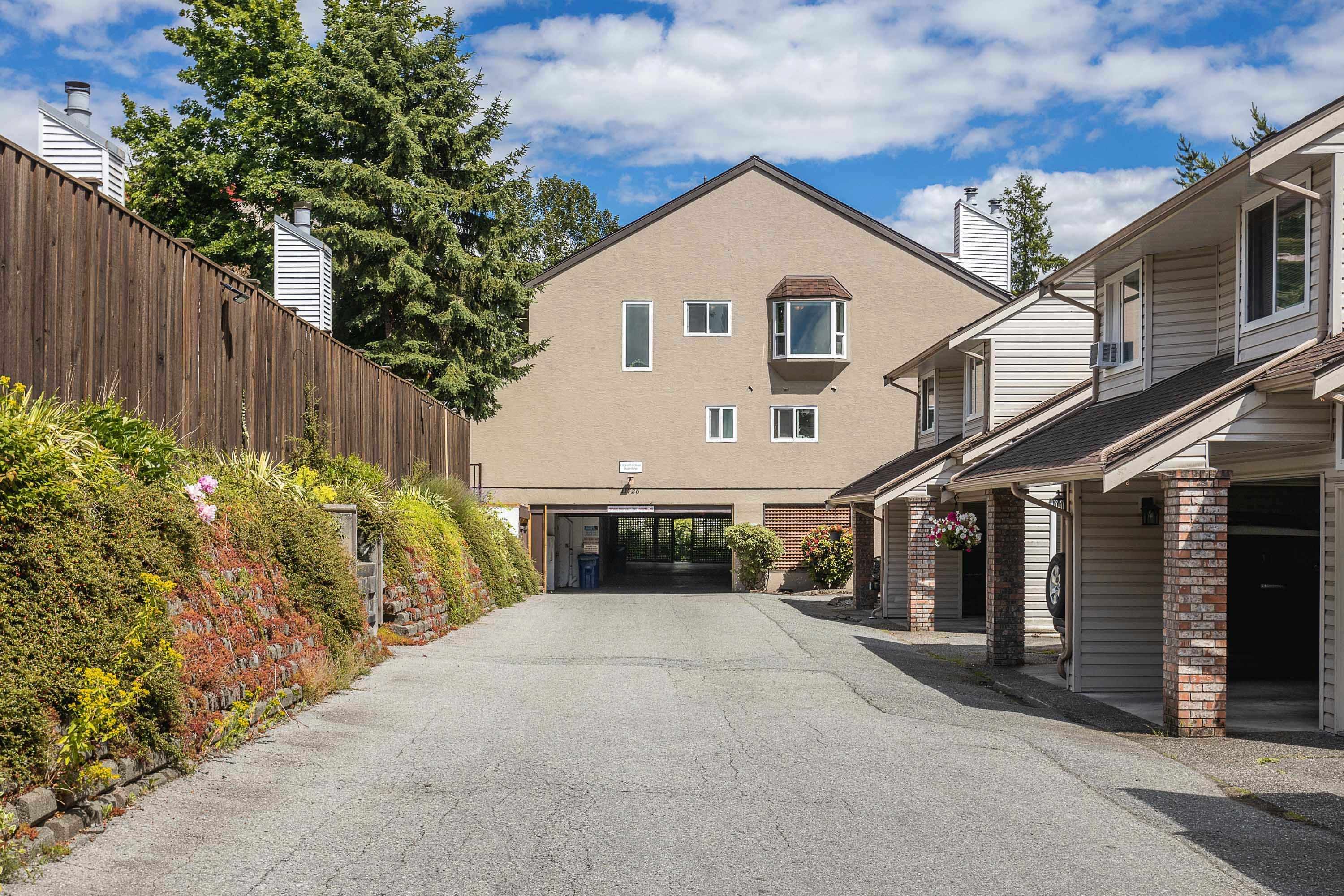 Main Photo: 303 11726 225 Street in Maple Ridge: East Central Condo for sale in "ROYAL TERRACE" : MLS®# R2762189