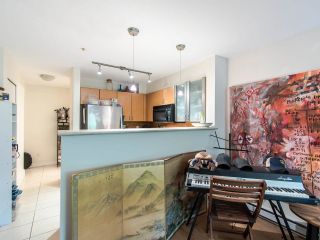 Photo 5: 205 2741 E HASTINGS Street in Vancouver: Hastings Sunrise Condo for sale in "The Riviera" (Vancouver East)  : MLS®# R2407419