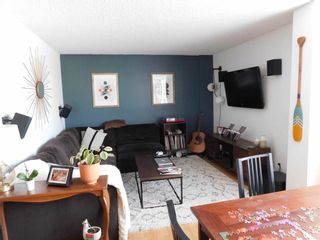 Photo 2: 202 314 14 Street NW in Calgary: Hillhurst Apartment for sale : MLS®# A2044242