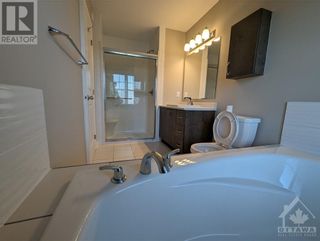 Photo 20: 130 ERIC MALONEY WAY in Ottawa: House for rent : MLS®# 1359549