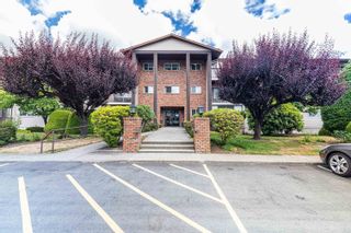 Photo 2: 312 32910 AMICUS Place in Abbotsford: Central Abbotsford Condo for sale in "ROYAL OAKS" : MLS®# R2799389