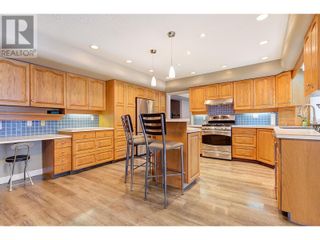 Photo 6: 1610 highland Drive N in Kelowna: House for sale : MLS®# 10303310