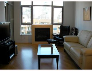 Photo 2: 704 1050 SMITHE Street in Vancouver: West End VW Condo for sale in "STERLING" (Vancouver West)  : MLS®# V732817