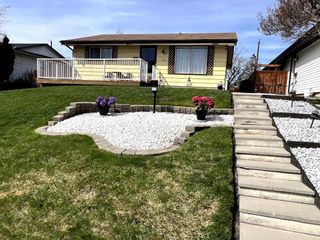Photo 1: 150 Dovercliffe Close SE in Calgary: Dover Detached for sale : MLS®# A2130723