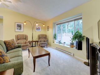 Photo 2: 93 7570 Tetayut Rd in Central Saanich: CS Hawthorne Manufactured Home for sale : MLS®# 896851