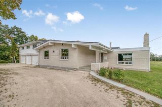 Photo 1: 1285 Liberty Street in Winnipeg: Charleswood Residential for sale (1N)  : MLS®# 202324286