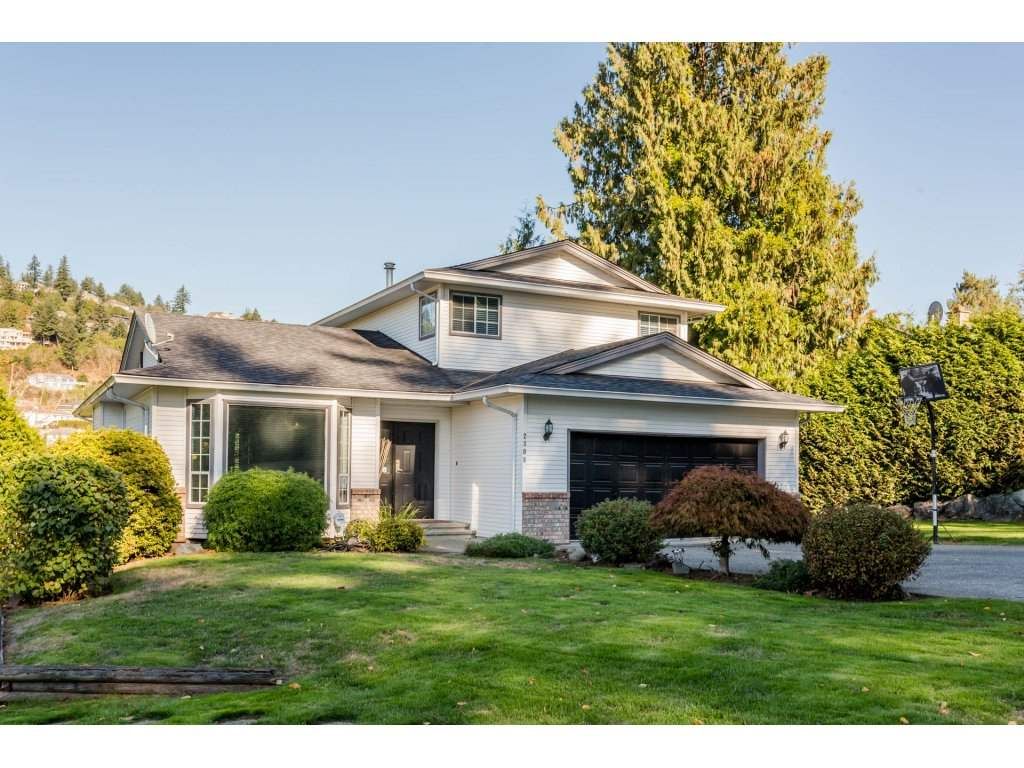Main Photo: 2308 OLYMPIA Place in Abbotsford: Abbotsford East House for sale in "McMillan" : MLS®# R2212060