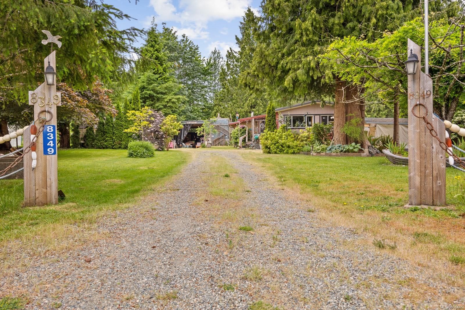 Main Photo: 8349 Newcastle Rd in Fanny Bay: CV Union Bay/Fanny Bay House for sale (Comox Valley)  : MLS®# 908445
