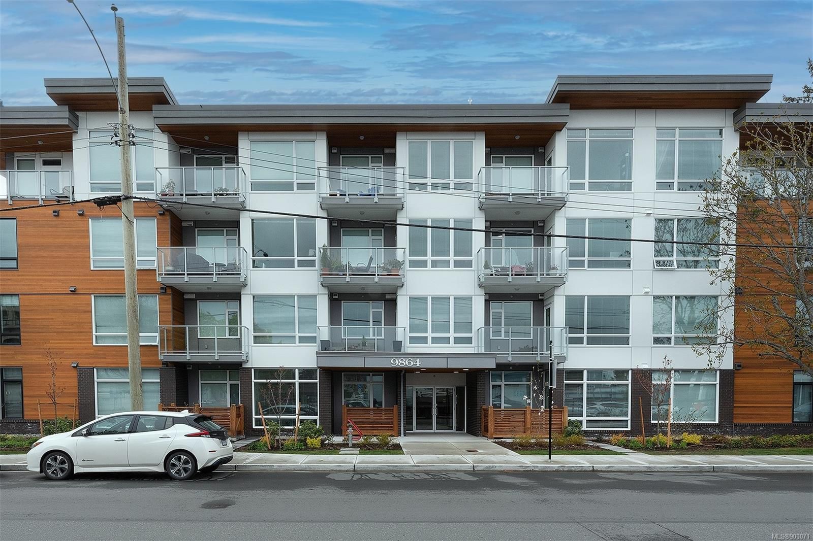 Main Photo: 311 9864 Fourth St in Sidney: Si Sidney North-East Condo for sale : MLS®# 900071